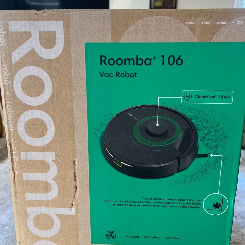 iRobot Roomba 106 Vac Robot - Black with Green Accents